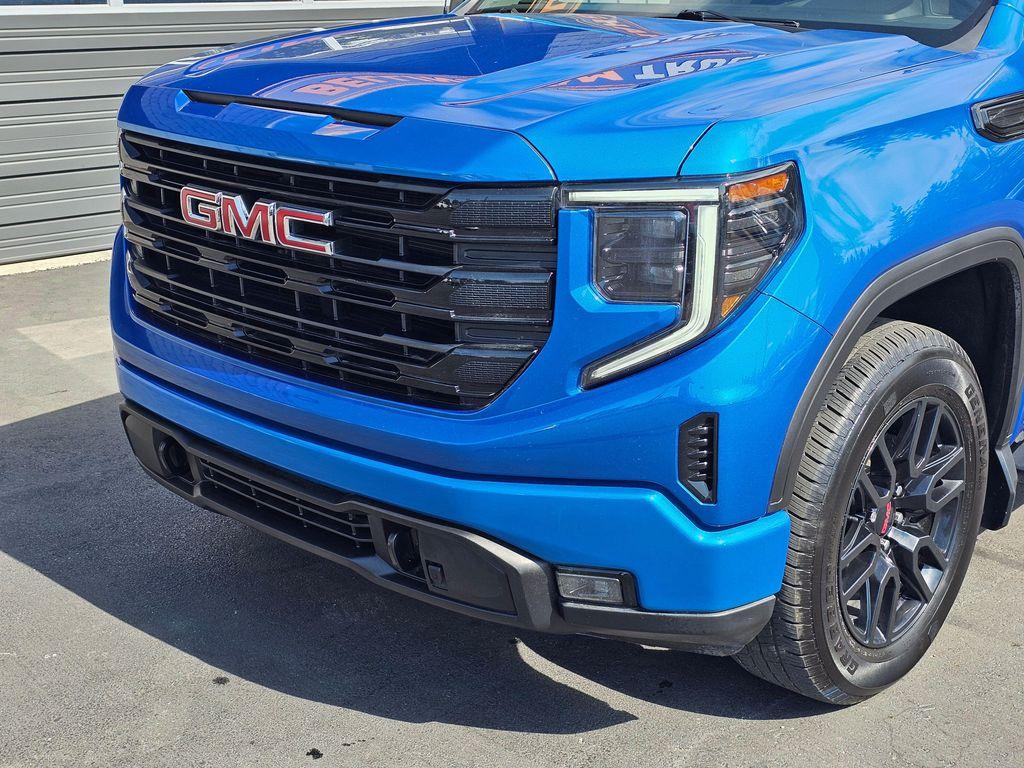 used 2023 GMC Sierra 1500 car, priced at $37,850