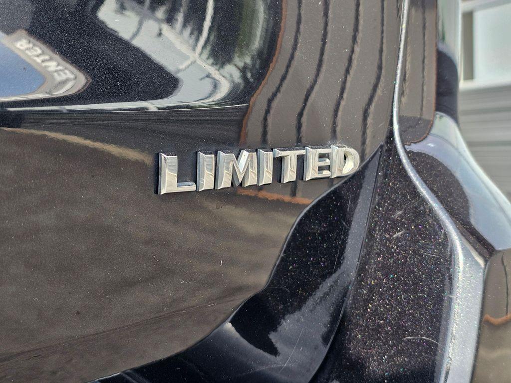 used 2014 Jeep Grand Cherokee car, priced at $12,850