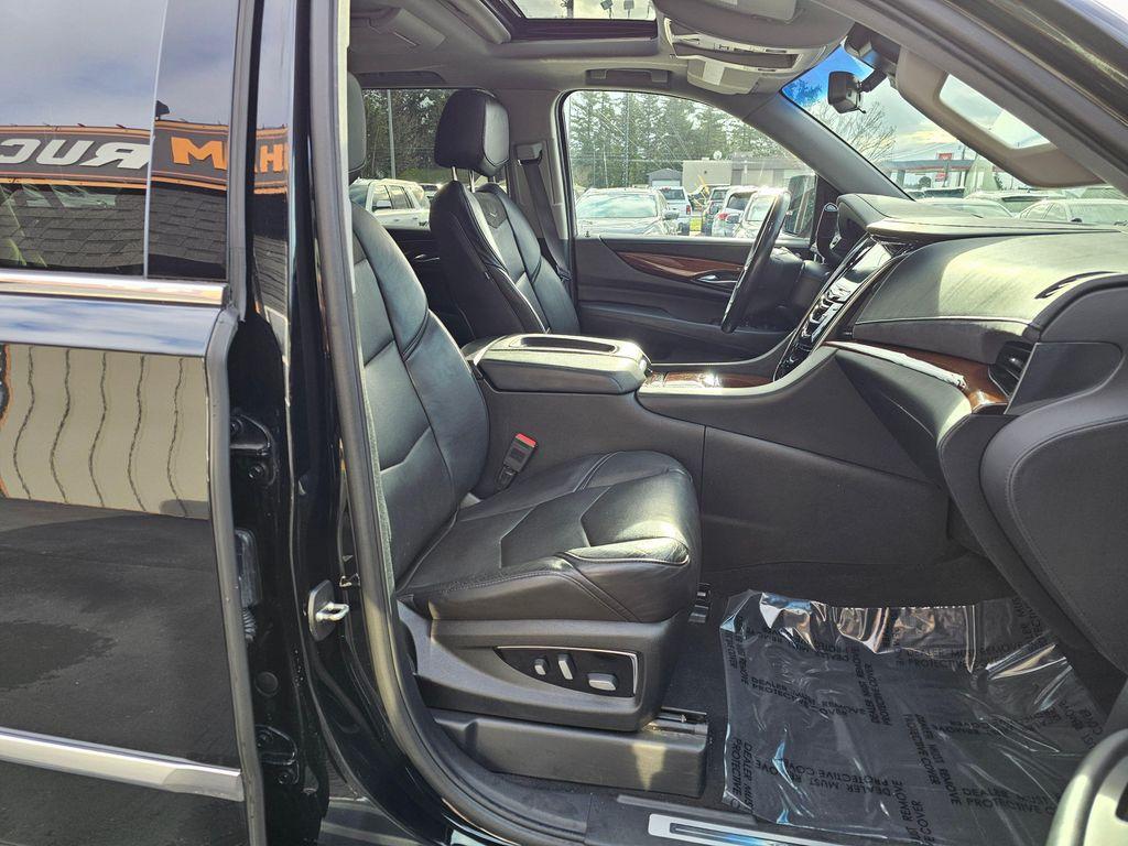 used 2018 Cadillac Escalade ESV car, priced at $31,850