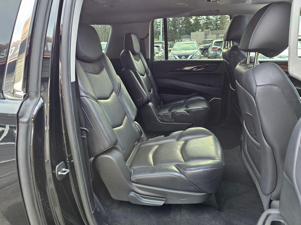 used 2018 Cadillac Escalade ESV car, priced at $31,850