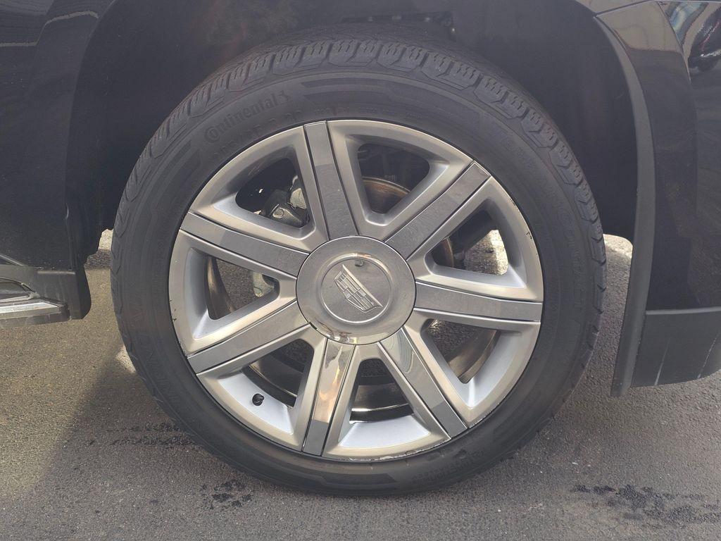 used 2018 Cadillac Escalade ESV car, priced at $31,850