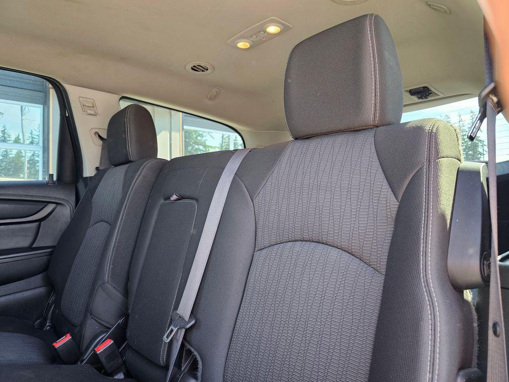 used 2015 Chevrolet Traverse car, priced at $12,850