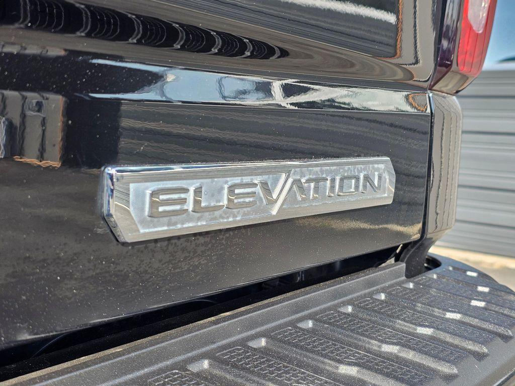 used 2022 GMC Sierra 1500 car, priced at $42,050