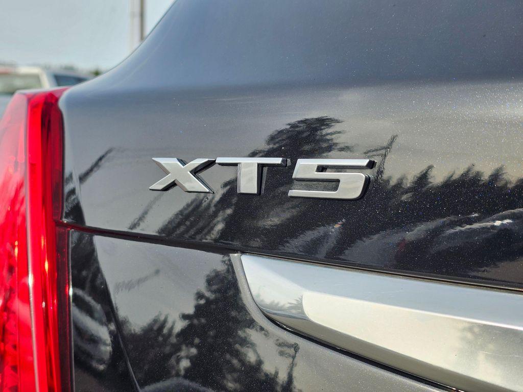 used 2018 Cadillac XT5 car, priced at $13,850
