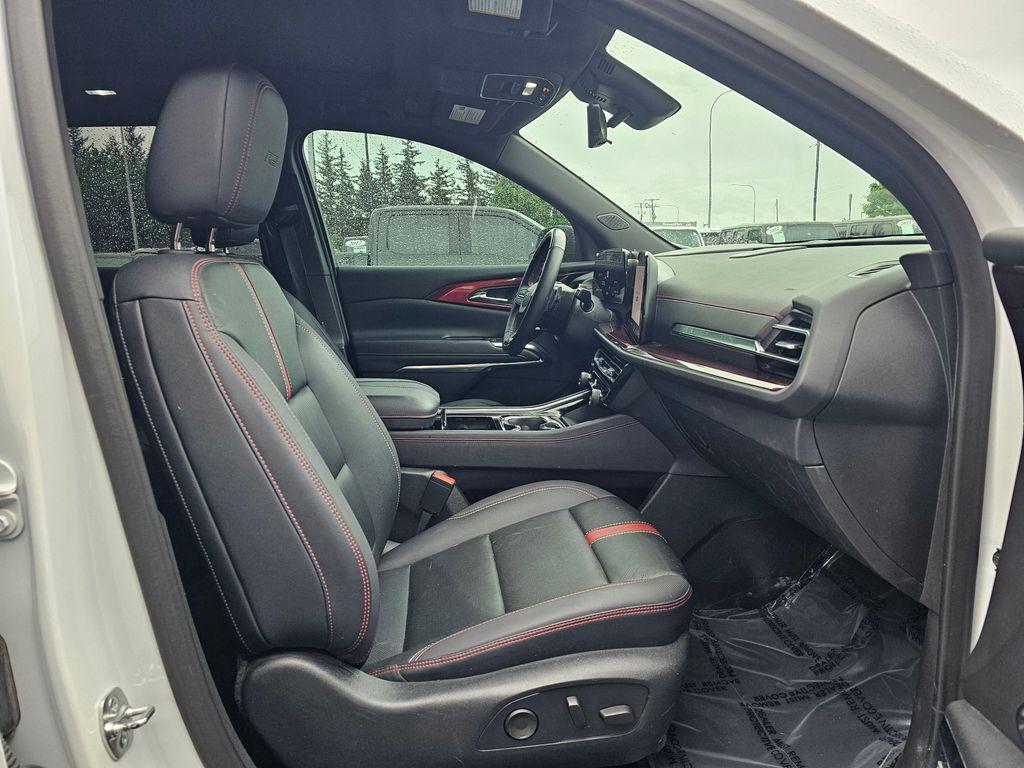 used 2024 Chevrolet Traverse car, priced at $43,850