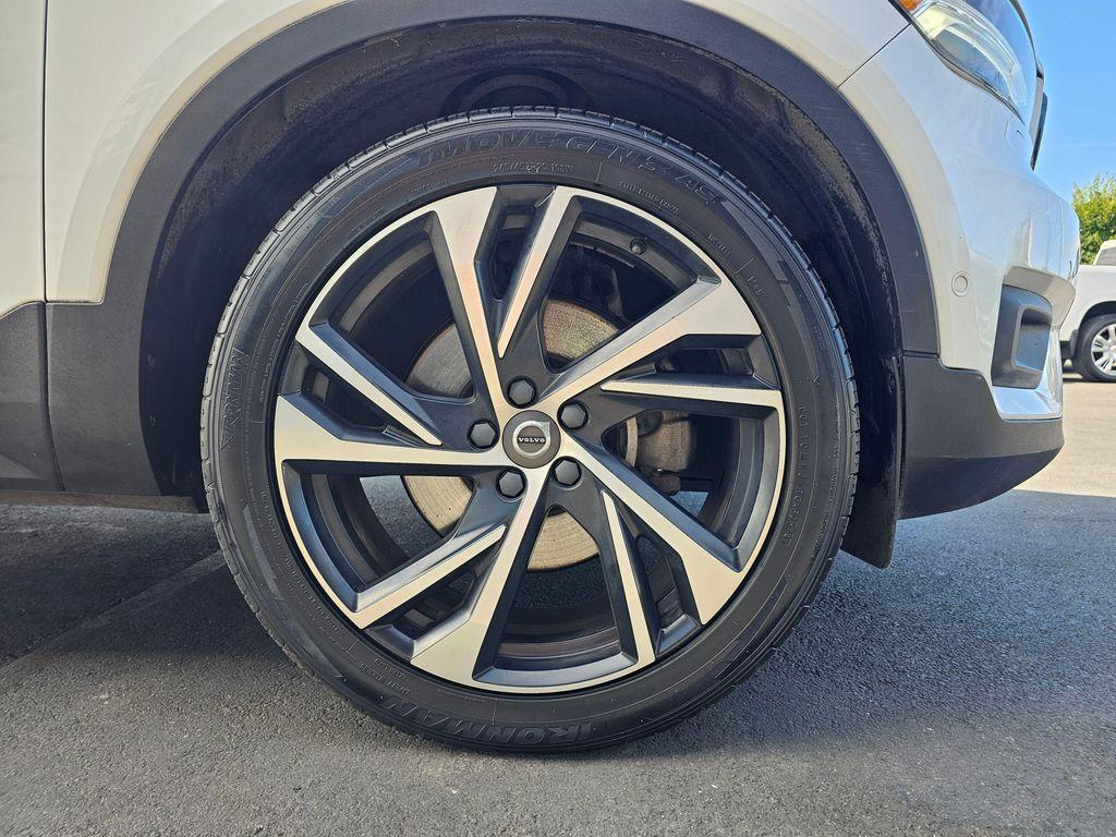 used 2019 Volvo XC40 car, priced at $19,050