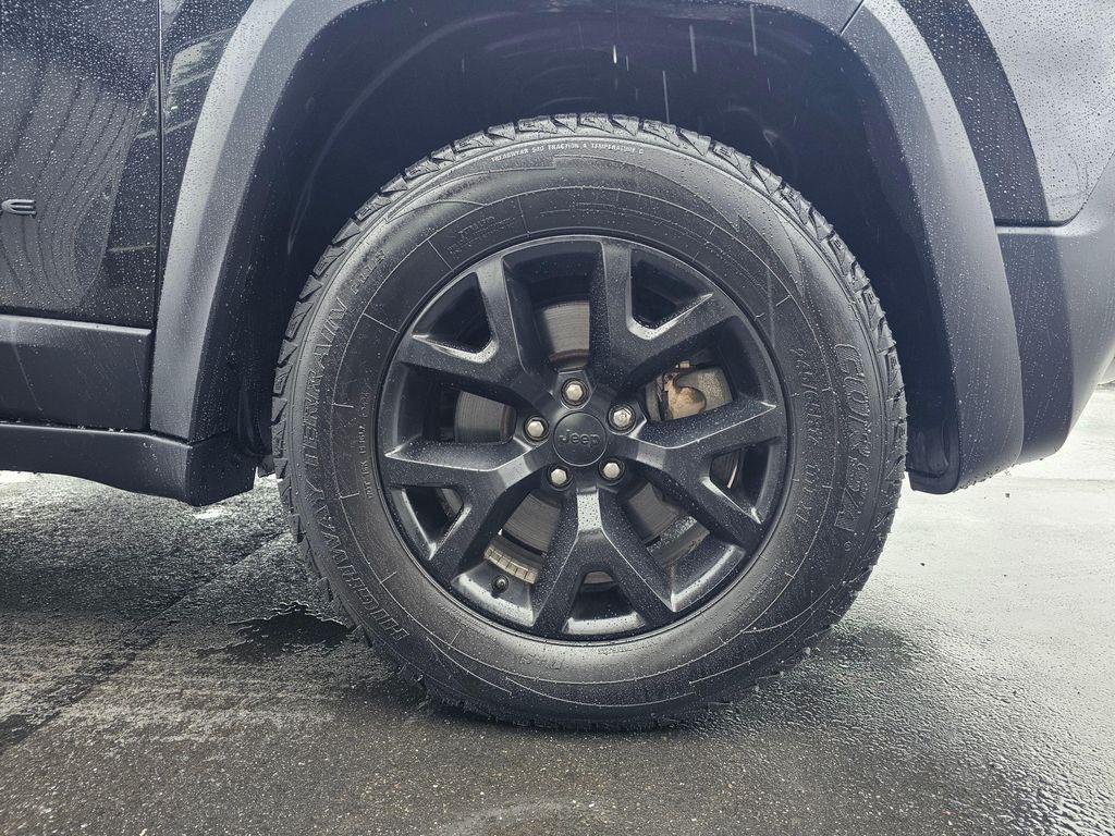 used 2016 Jeep Cherokee car, priced at $16,850