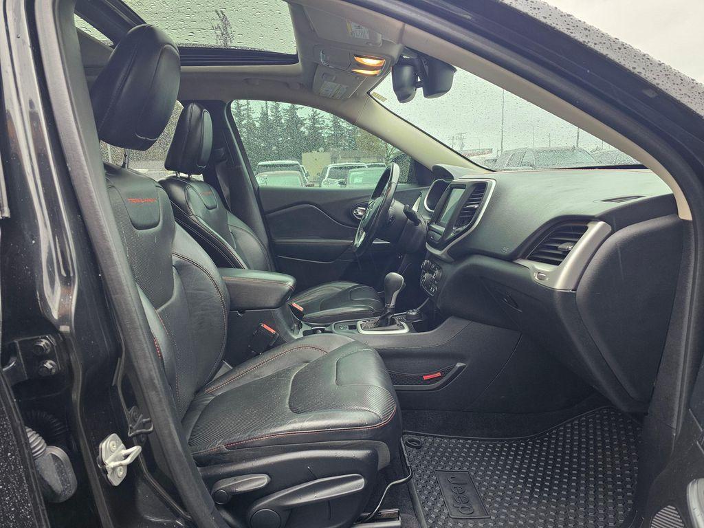 used 2016 Jeep Cherokee car, priced at $16,850