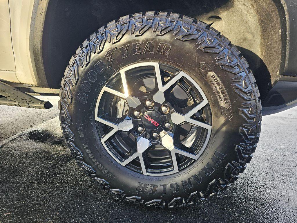 used 2024 GMC Canyon car, priced at $49,850