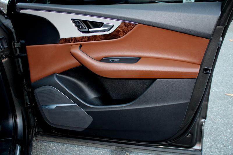 used 2019 Audi Q7 car, priced at $19,594