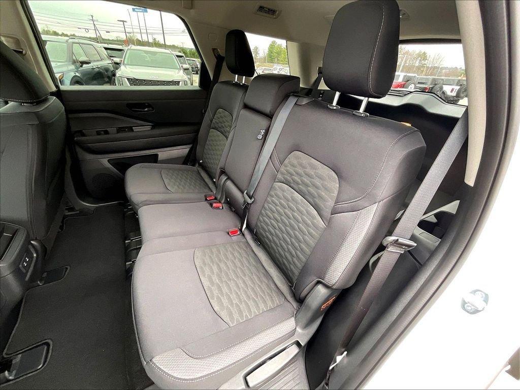 new 2026 Nissan Pathfinder car, priced at $39,037