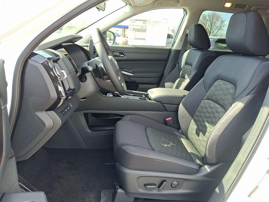 new 2026 Nissan Pathfinder car, priced at $40,009