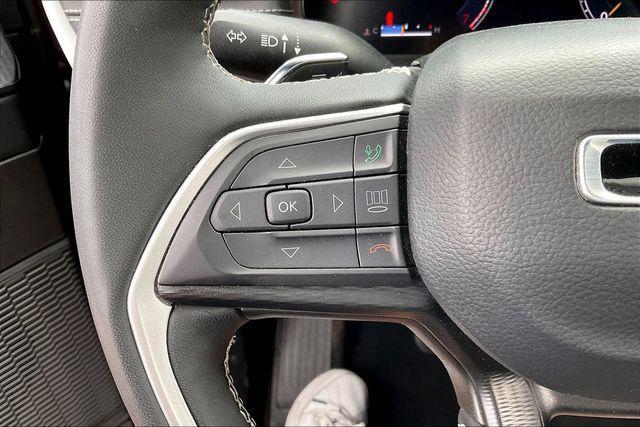 used 2025 Jeep Grand Cherokee car, priced at $37,689