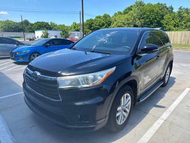 used 2016 Toyota Highlander car, priced at $13,696