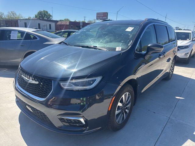 used 2021 Chrysler Pacifica car, priced at $17,491