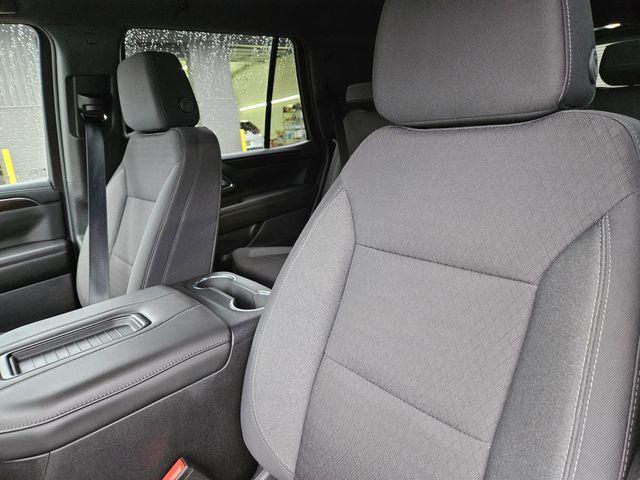 used 2024 GMC Yukon car, priced at $51,986