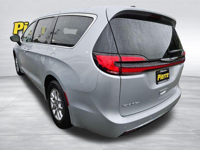 used 2024 Chrysler Pacifica car, priced at $25,906