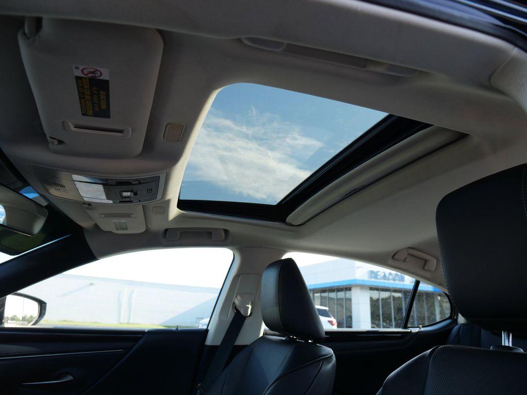used 2021 Lexus ES 350 car, priced at $33,992