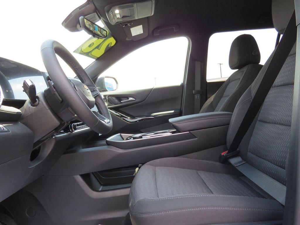 new 2026 Chevrolet Equinox car, priced at $31,740