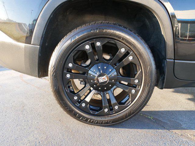 used 2021 Chevrolet Traverse car, priced at $23,500