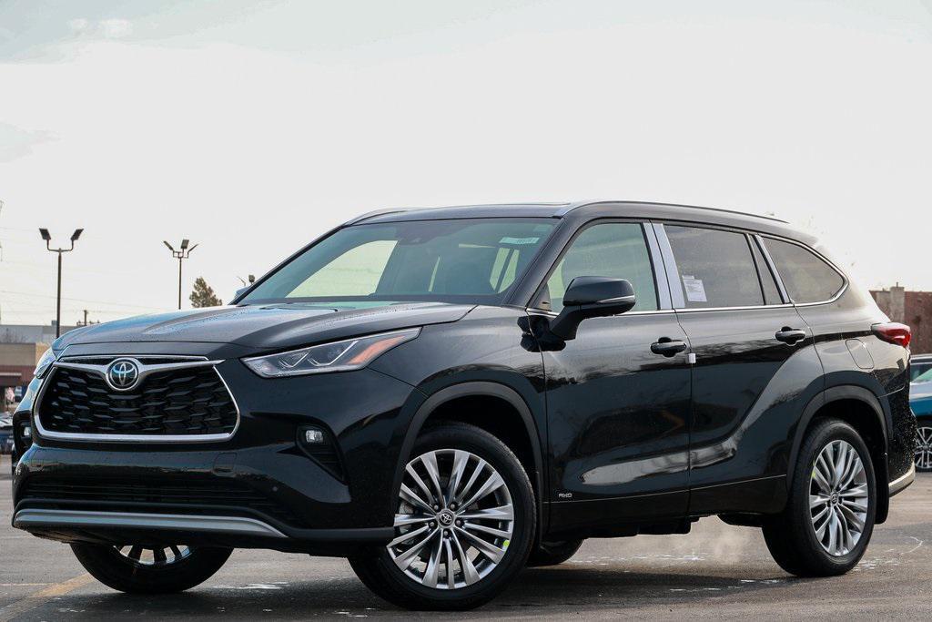new 2026 Toyota Highlander Hybrid car, priced at $57,098