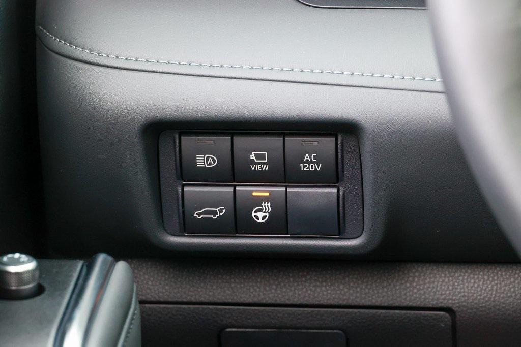 new 2026 Toyota Highlander Hybrid car, priced at $57,098