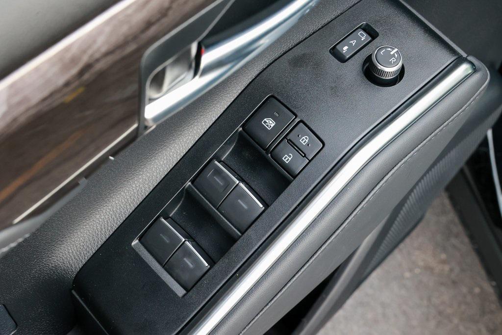 new 2026 Toyota Highlander Hybrid car, priced at $57,098