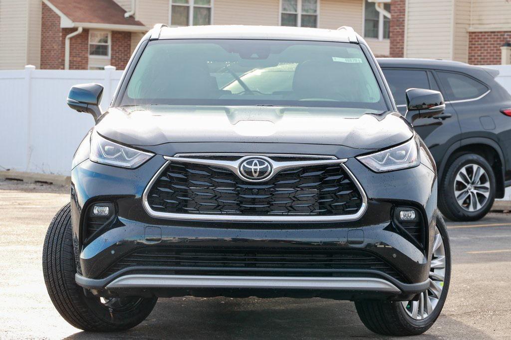 new 2026 Toyota Highlander Hybrid car, priced at $57,098