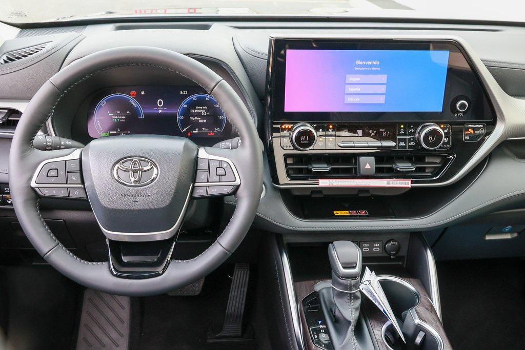 new 2026 Toyota Highlander Hybrid car, priced at $57,098