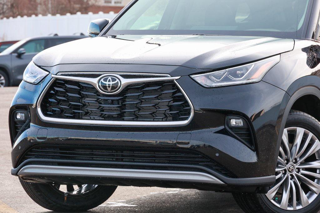 new 2026 Toyota Highlander Hybrid car, priced at $57,098