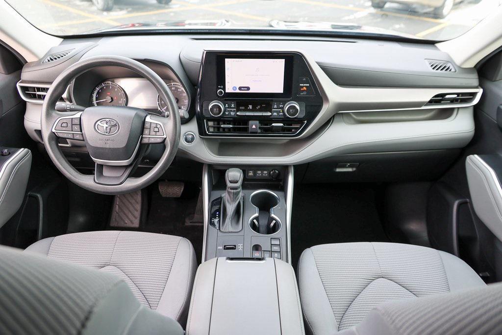 used 2023 Toyota Highlander car, priced at $30,999