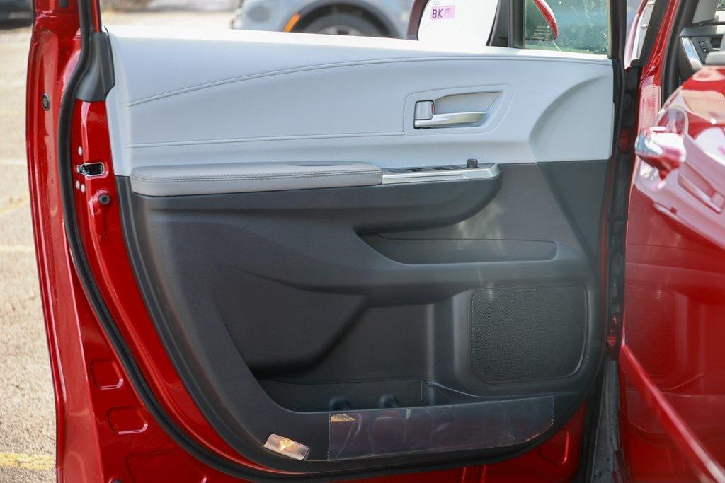 new 2026 Toyota Sienna car, priced at $52,735