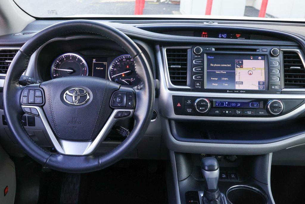 used 2019 Toyota Highlander car, priced at $31,999