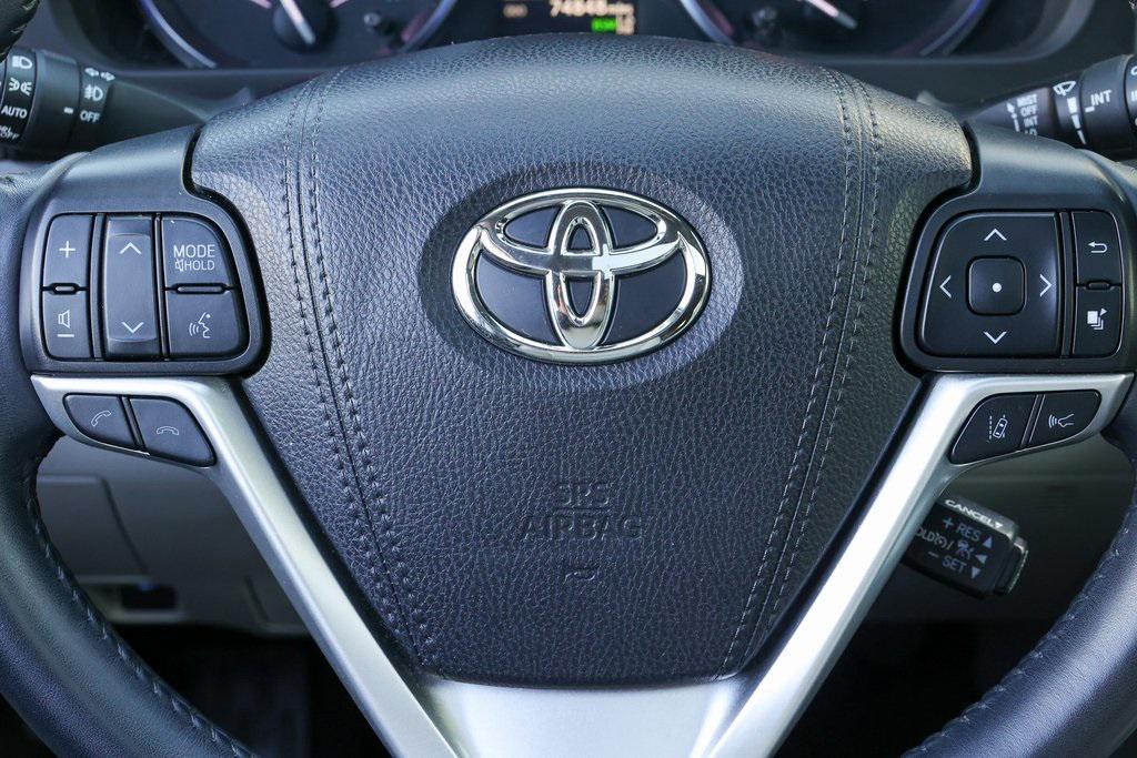 used 2019 Toyota Highlander car, priced at $31,999