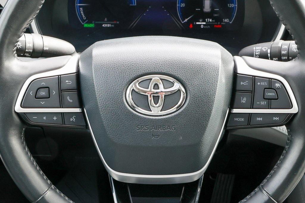 used 2023 Toyota Highlander Hybrid car, priced at $41,999