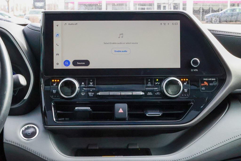used 2023 Toyota Highlander Hybrid car, priced at $41,999