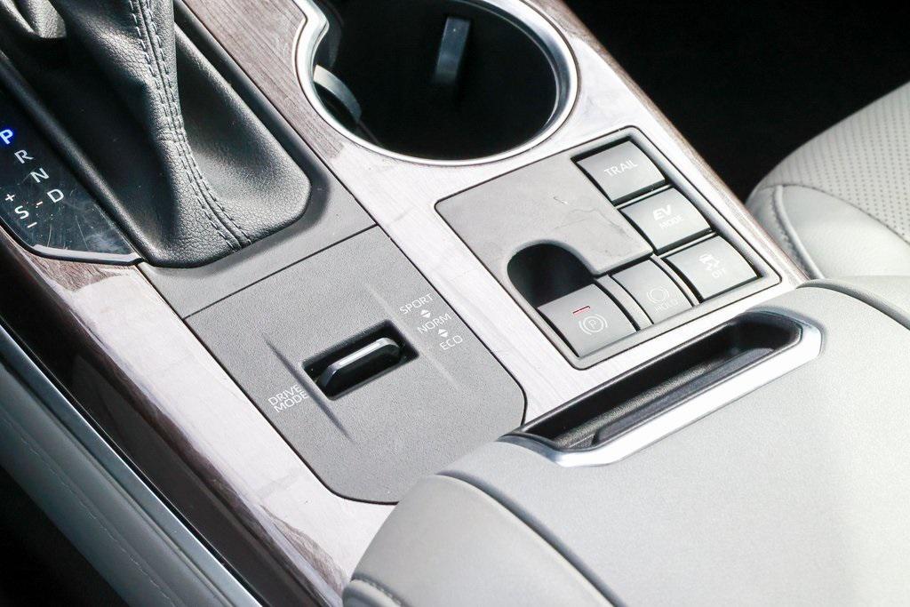 used 2023 Toyota Highlander Hybrid car, priced at $41,999