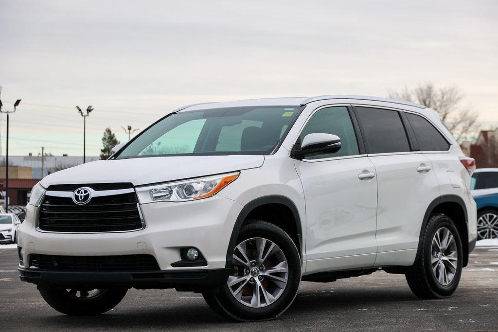 used 2015 Toyota Highlander car, priced at $16,999