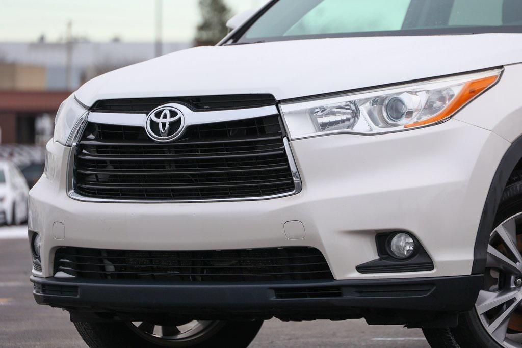 used 2015 Toyota Highlander car, priced at $16,999