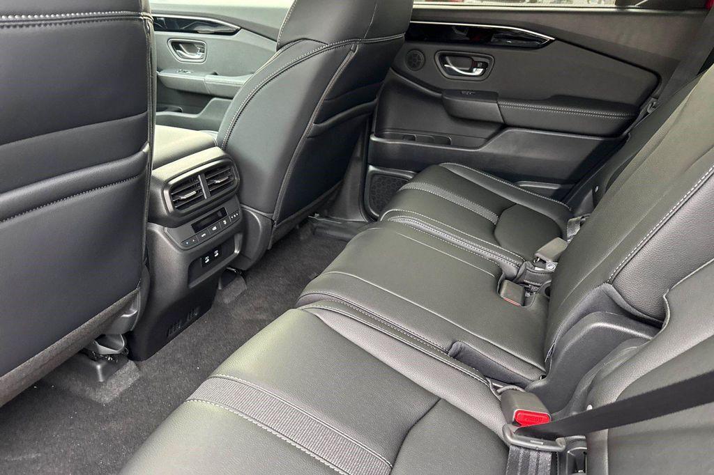 new 2026 Honda Pilot car, priced at $46,177
