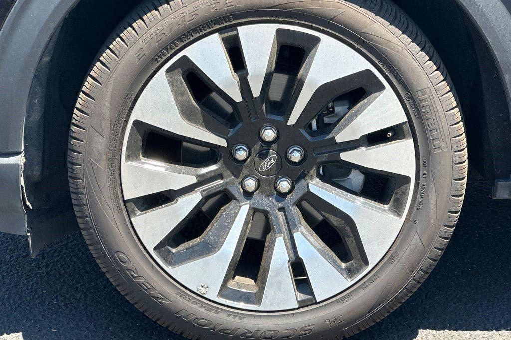 used 2025 Ford Explorer car, priced at $40,084