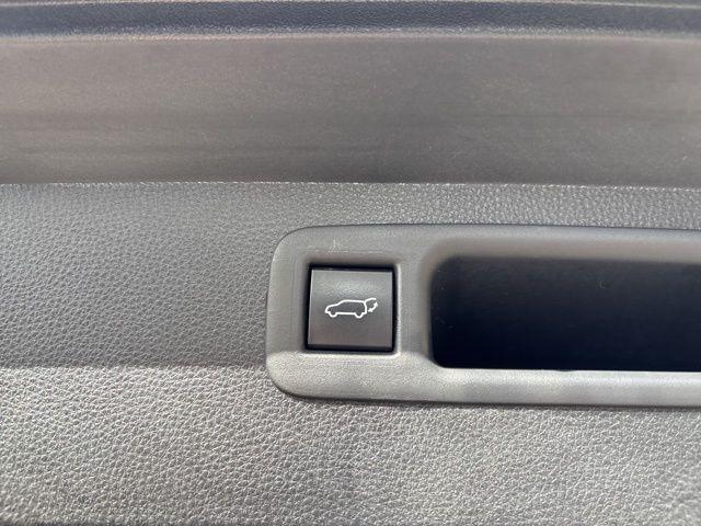 used 2022 Toyota Highlander car, priced at $34,077