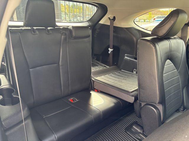 used 2022 Toyota Highlander car, priced at $34,077