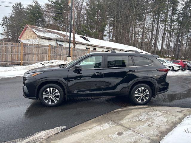 used 2024 Toyota Highlander car, priced at $39,320