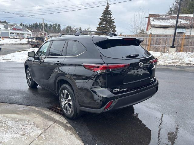 used 2024 Toyota Highlander car, priced at $39,320