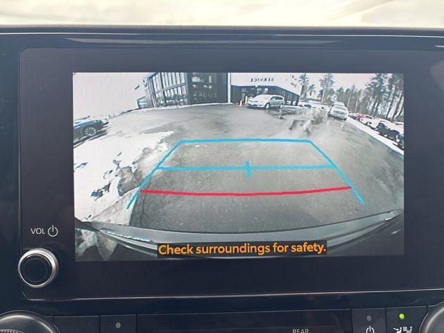 used 2024 Toyota Highlander car, priced at $39,320