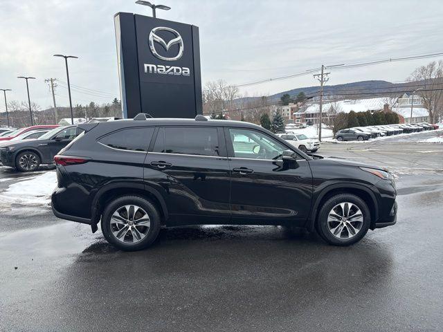 used 2024 Toyota Highlander car, priced at $39,320