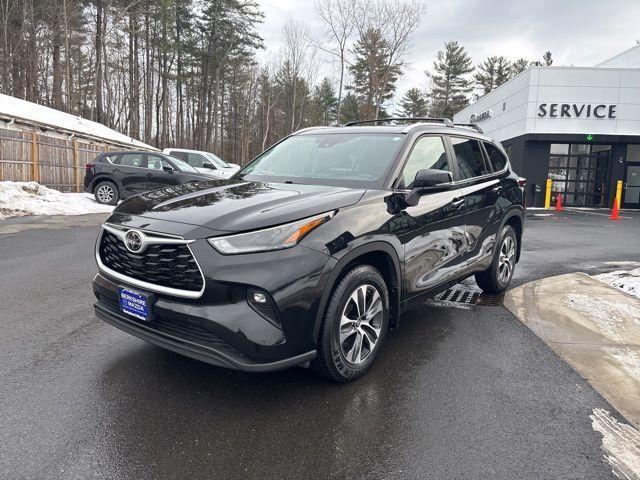 used 2024 Toyota Highlander car, priced at $39,320