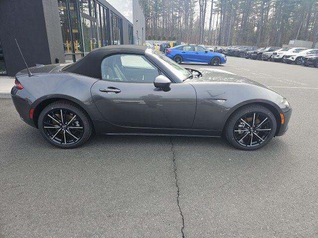 new 2026 Mazda MX-5 Miata car