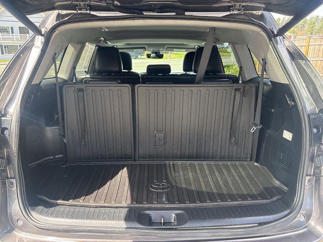 used 2018 Toyota Highlander car, priced at $22,988